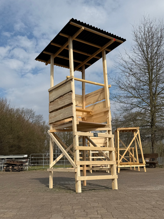 DJ-Bock "Standard + Dach & Verkleidung"