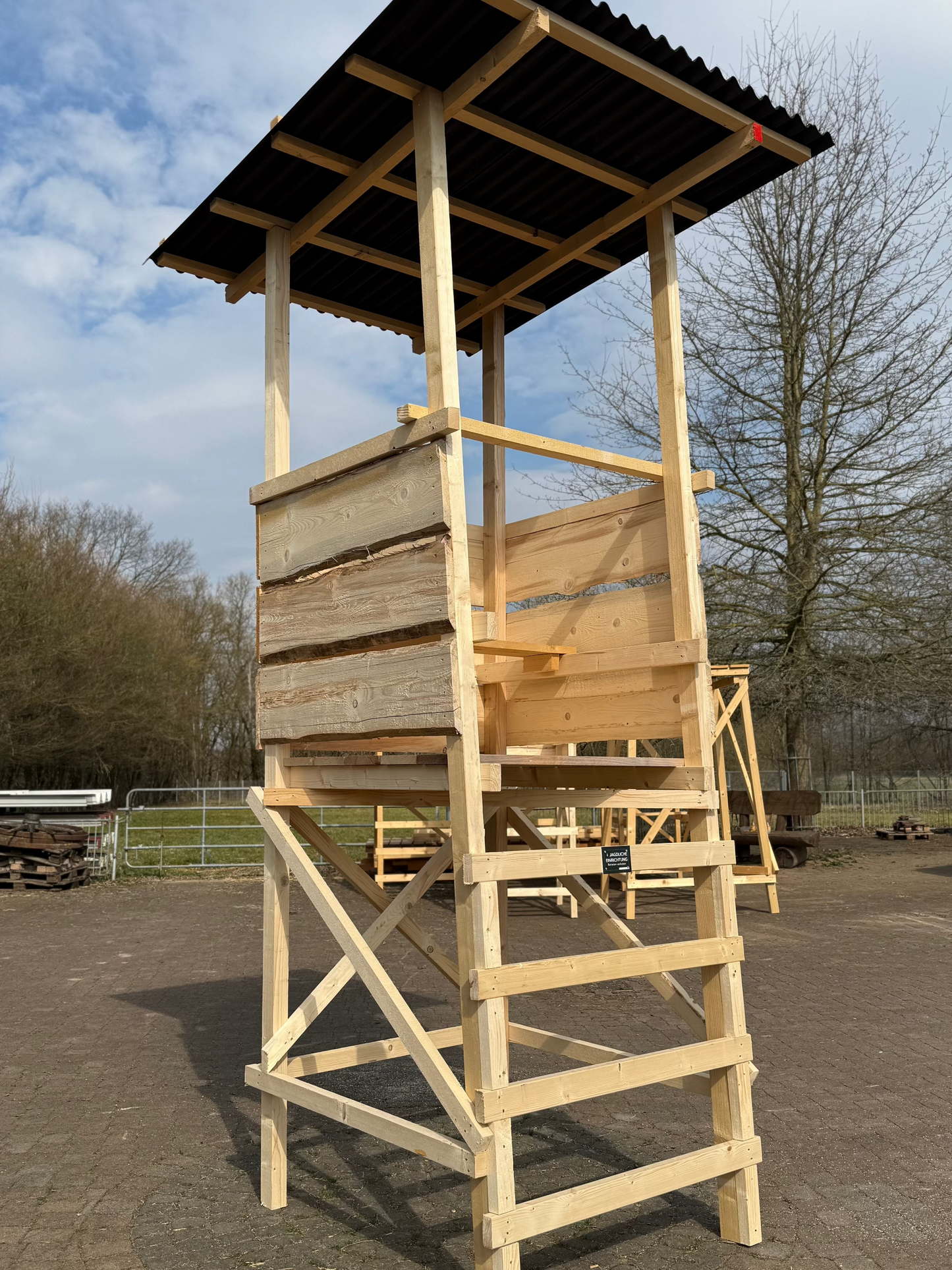 DJ-Bock "Standard + Dach & Verkleidung"