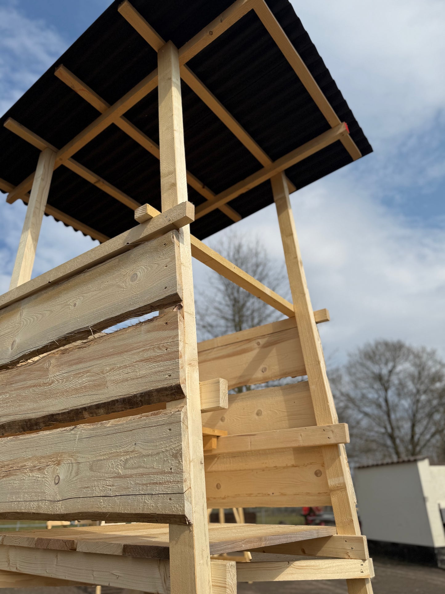 DJ-Bock "Standard + Dach & Verkleidung"